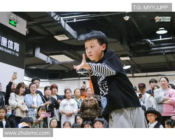 杭州街舞队与西安街舞队赛后复盘团队协作的精彩瞬间与反思分析